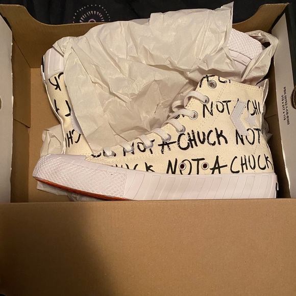 Converse - Picture 1 of 4